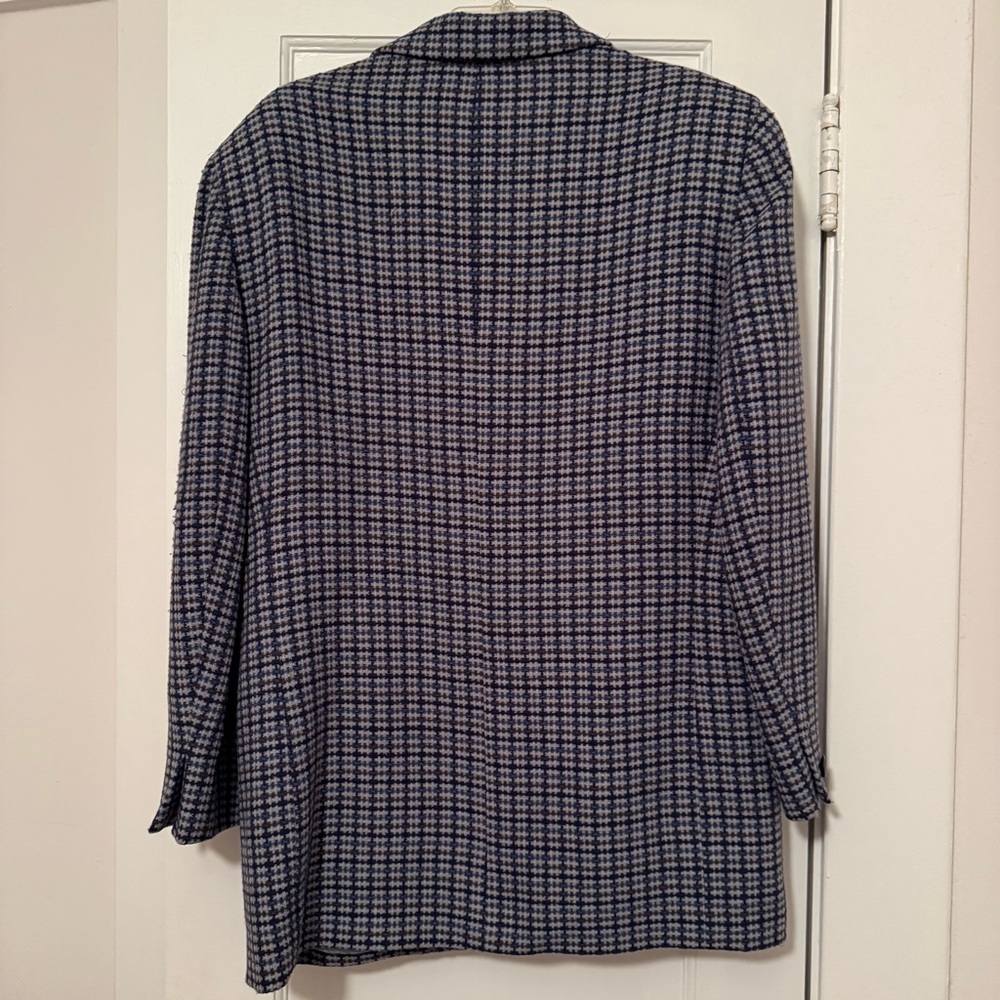 TWO BUTTON BLAZER - Picture 3 of 3